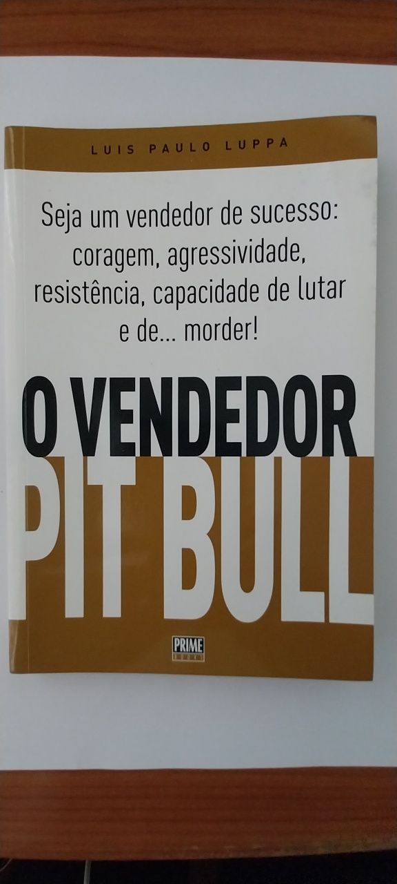 Livro "O vendedor Pit Bull"