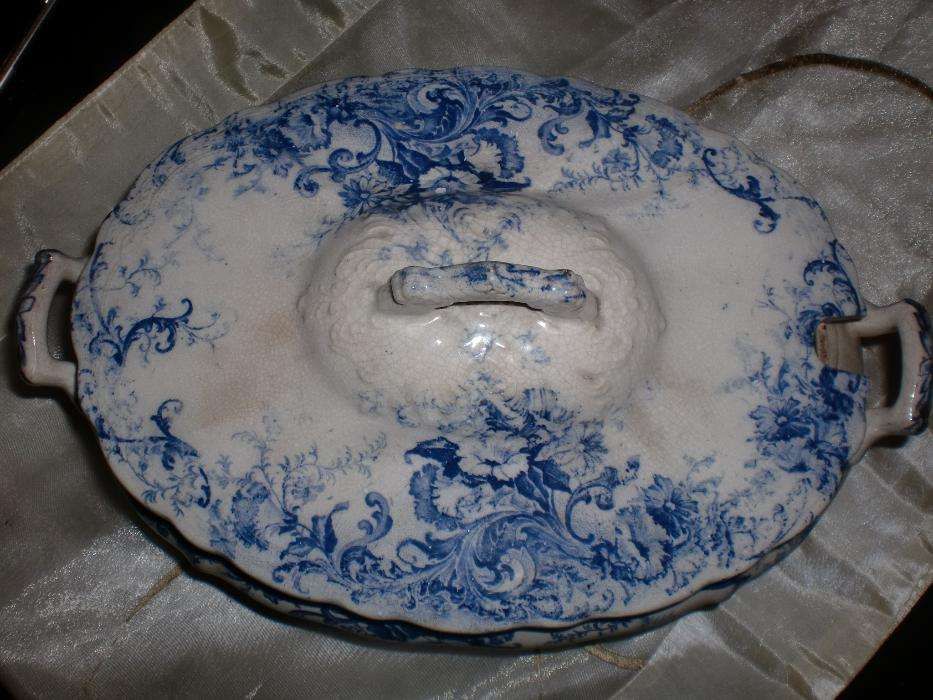 Terrina muito antiga - Sacavem