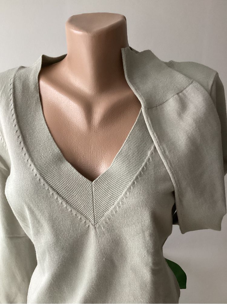 Sweterek damski jasny khaki w serek