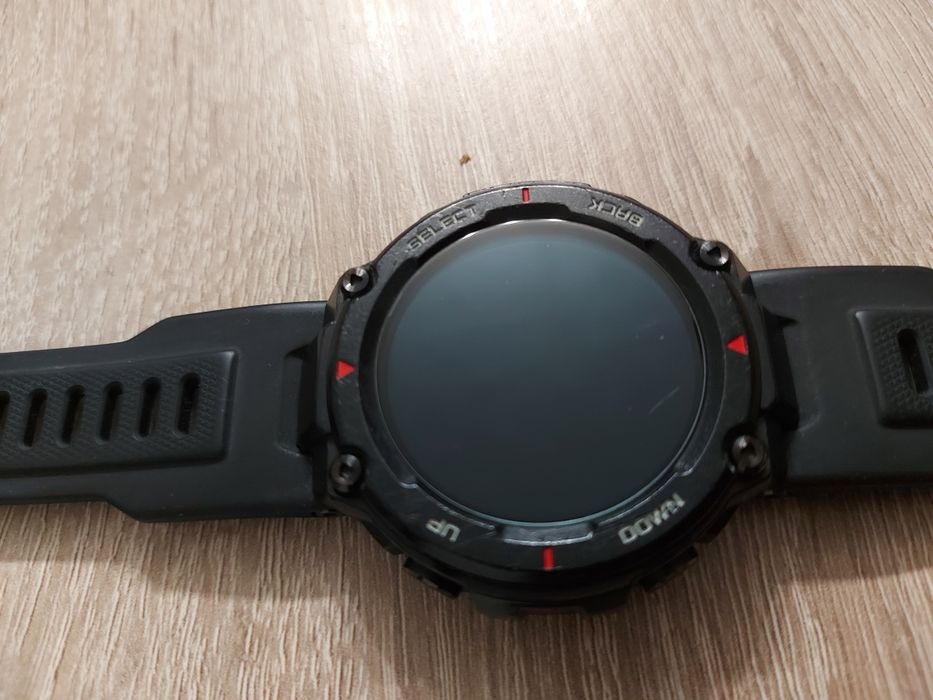 Amazfit T-rex pancerny smartwatch bateria wytrzymuje ponad 3 tyg