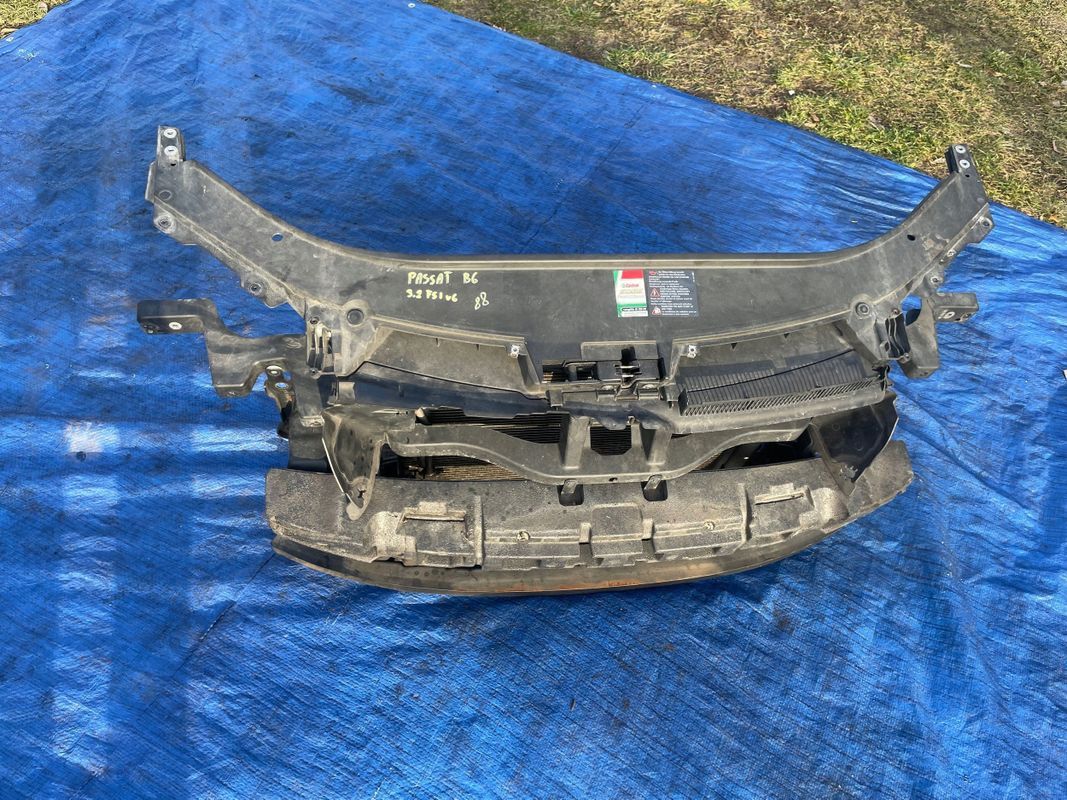 Passat B6/3.2/3.6 Fsi Pas Chłodnice Wzmocnienie