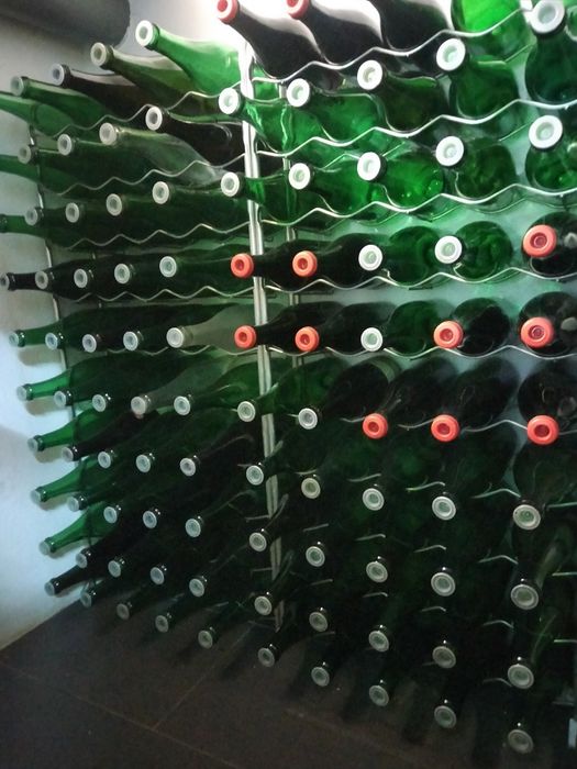 2 garrafeiras 50x106cm cada