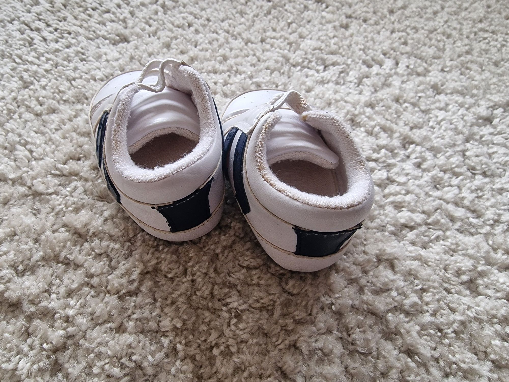 Buty niemowlęce białe adidasy granatowe 16