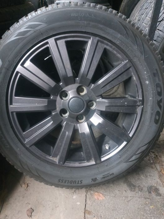 Продам хорошие зимние колеса в сборе с лэндровер