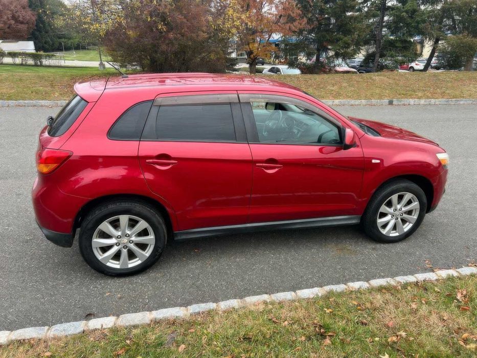 Mitsubishi Outlander Sport ES      2015