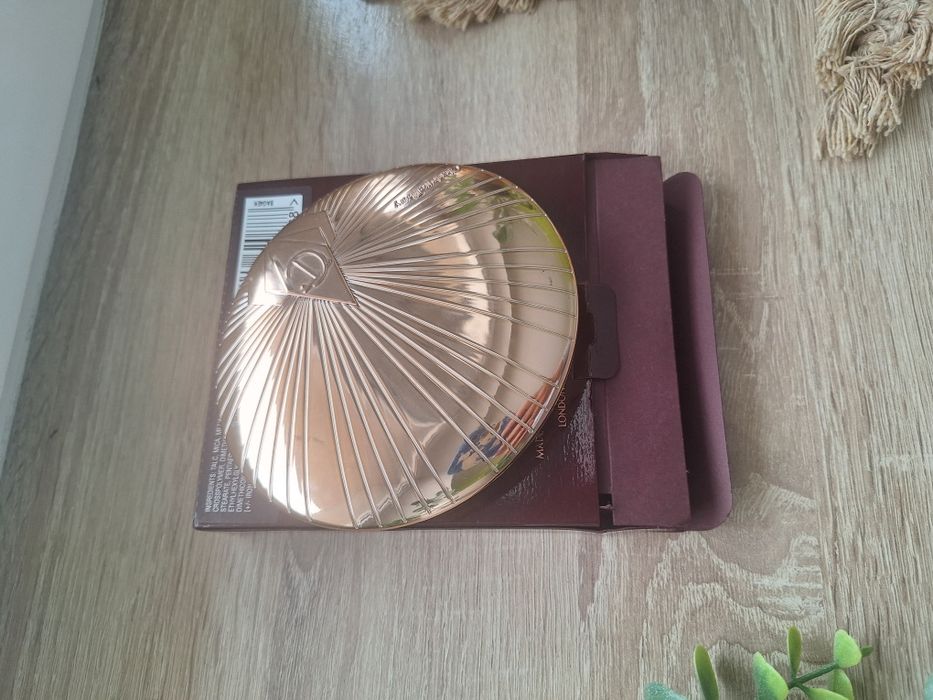 Bronzer prasowany Charlotte Tilbury wykończenie matowe 3 TAN 16g