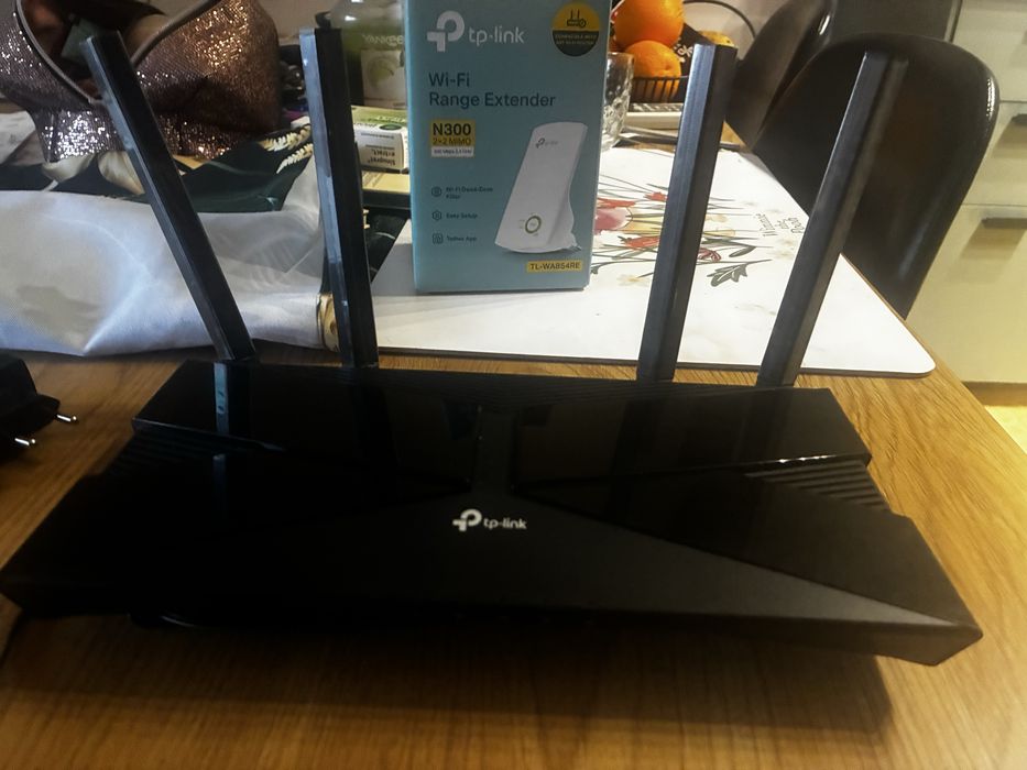 Zestaw TP-Link – Router Archer AX10 + Wzmacniacz sygnału TL-WA854RE