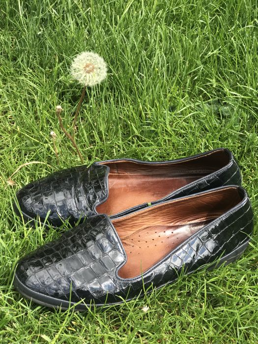 Продам лоферы, лак.кожа