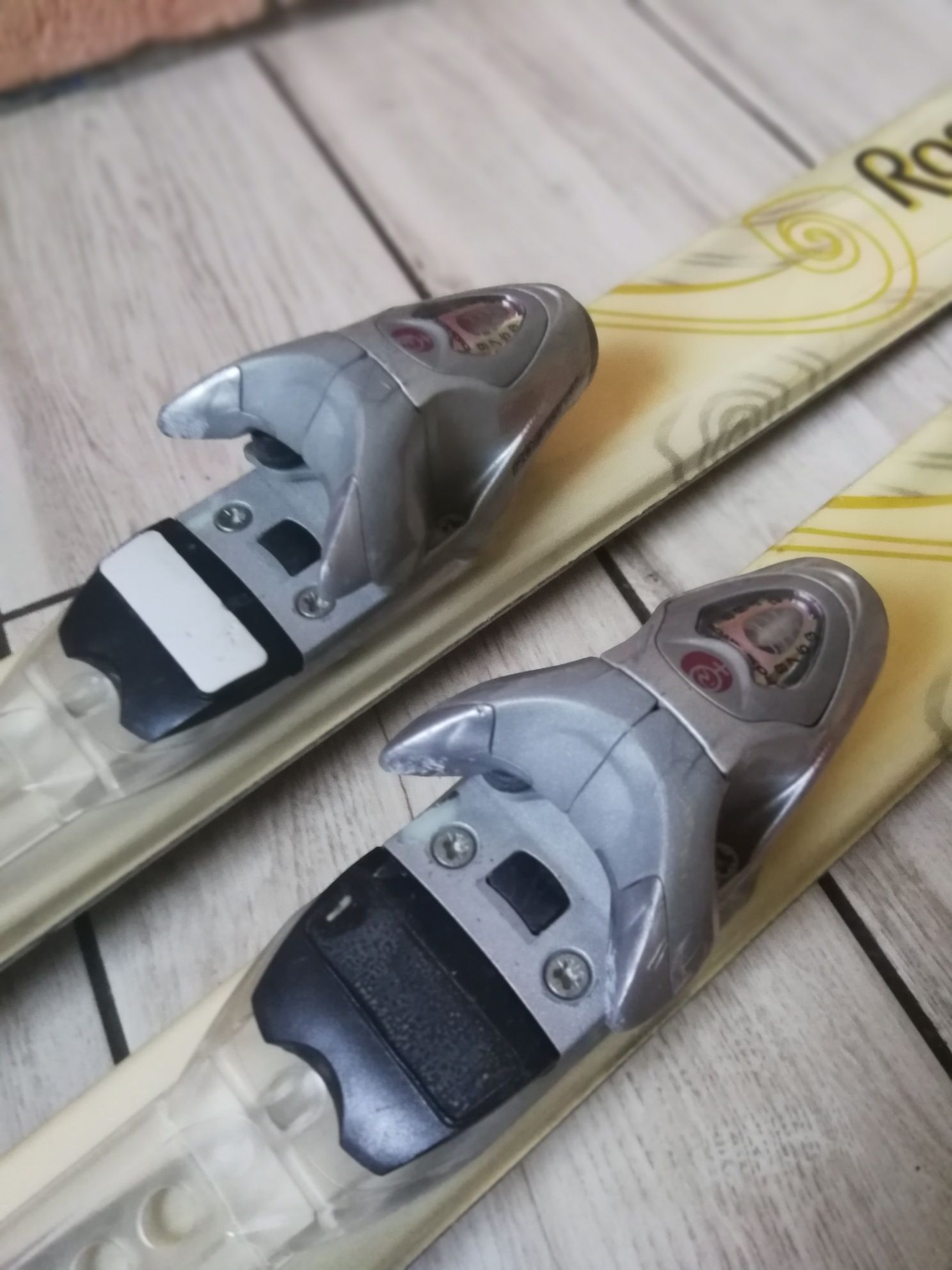 Narty Rossignol 154