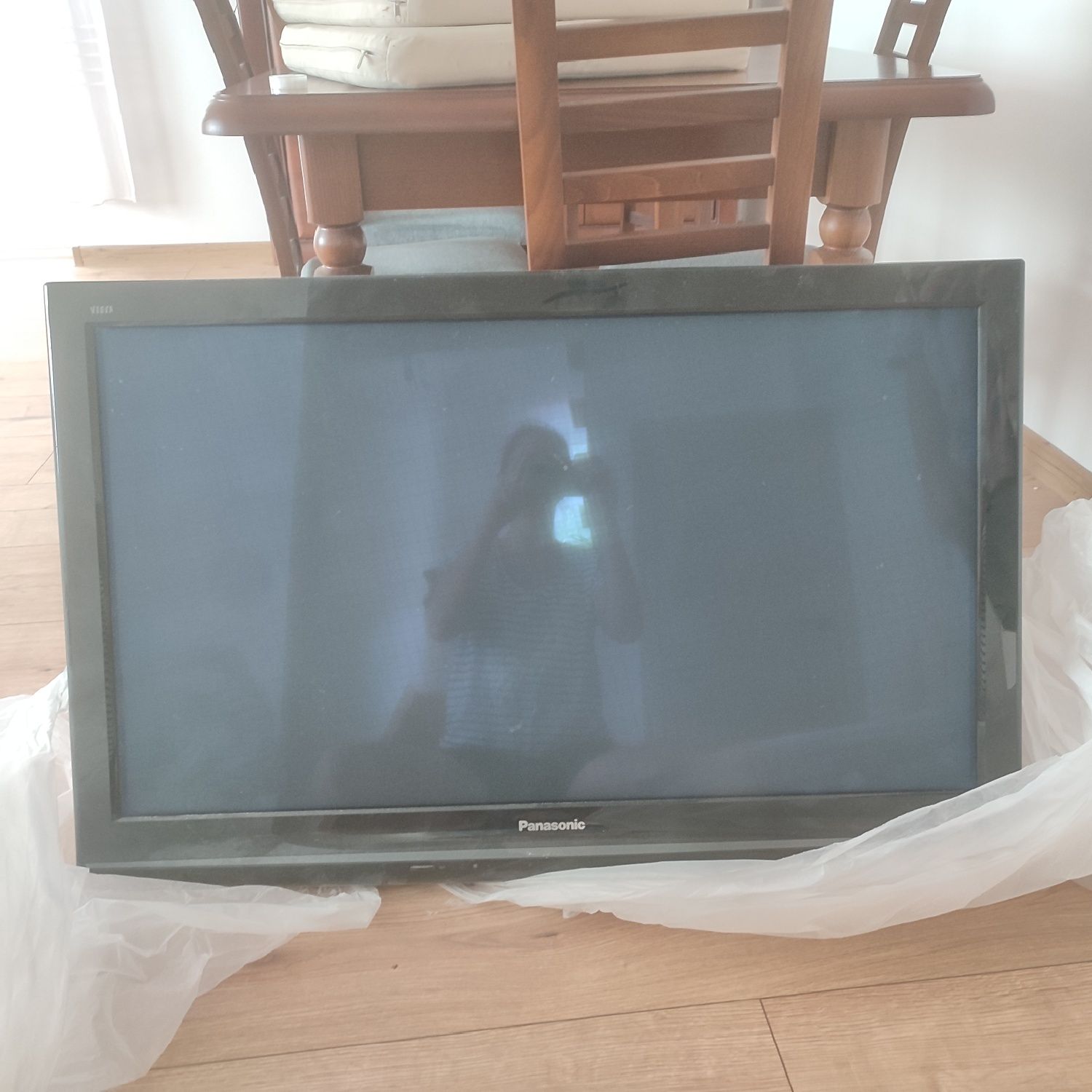 Panasonic viera z wieszakiem
