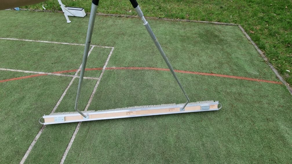 SZCZOTKA do czyszczenia kortu tenisowego boiska „lob” kokpit 200cm
1 1