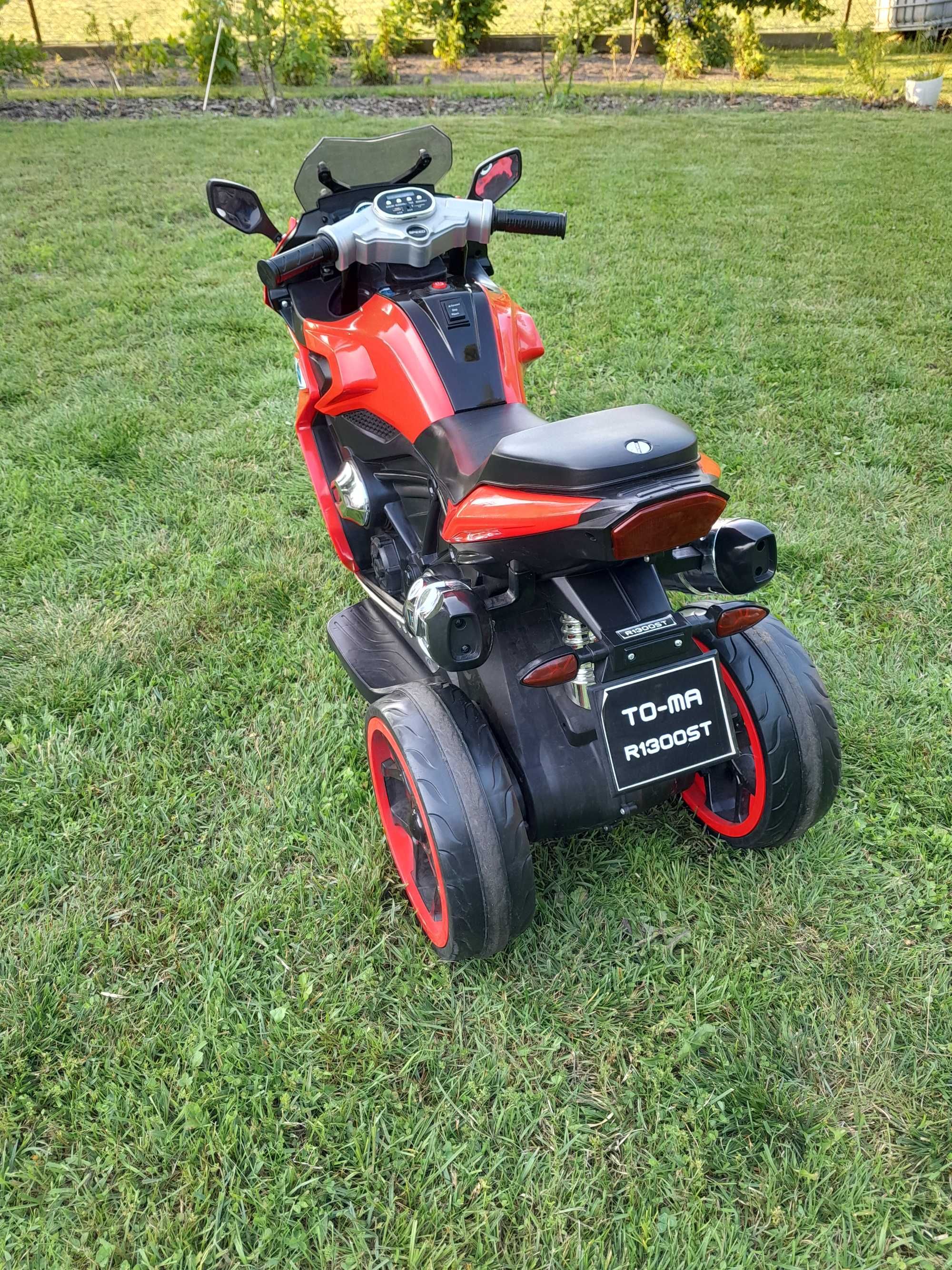 Bdb stan. Motorek, motor, pojazd na akumulator 6v