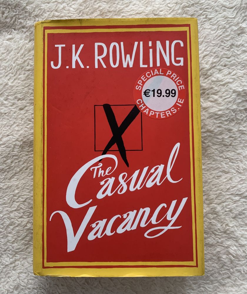 Livro “The casual vacancy” da autora J.K Rowling