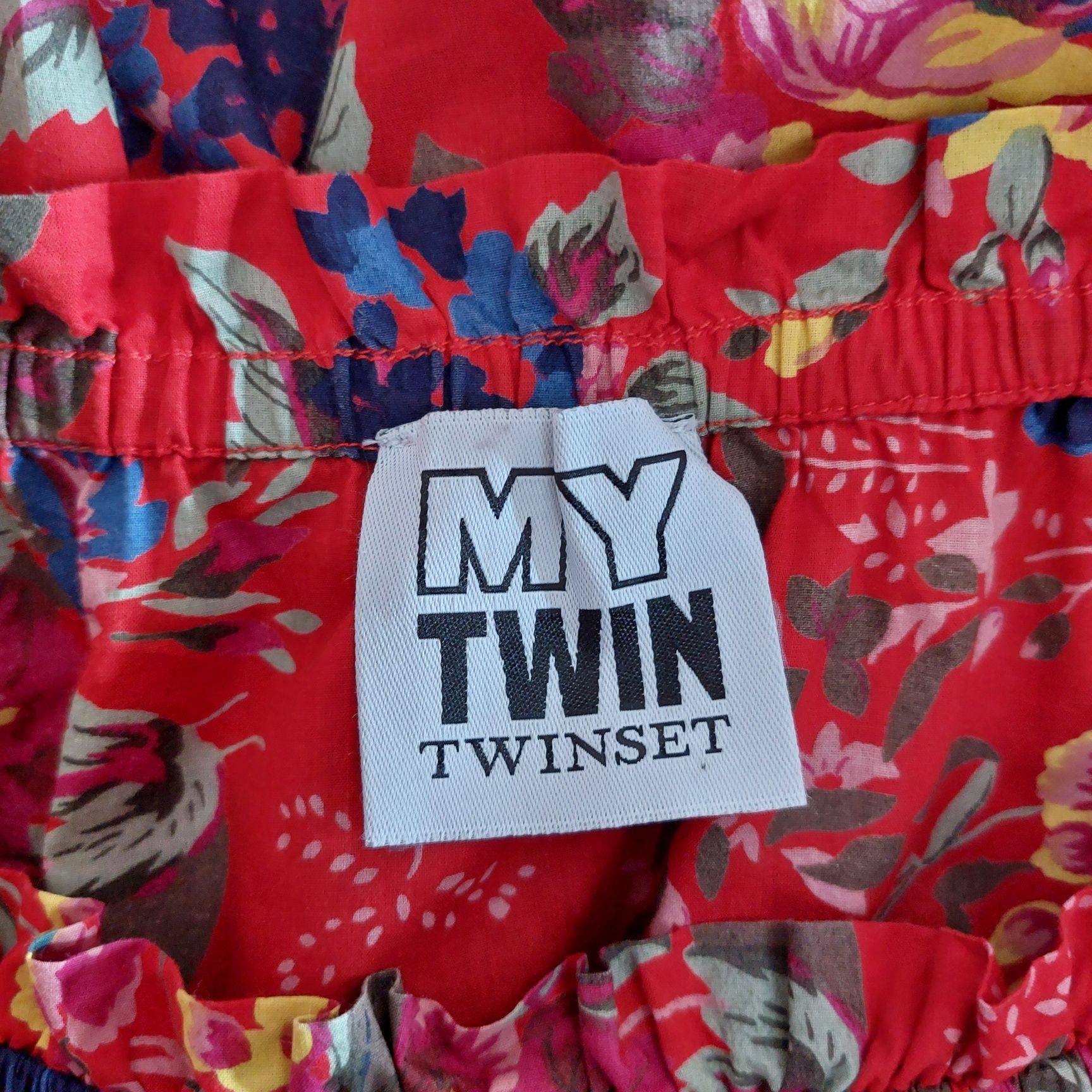 Bluzka w kwiaty o oryginalnym fasonie My Twin Twinset