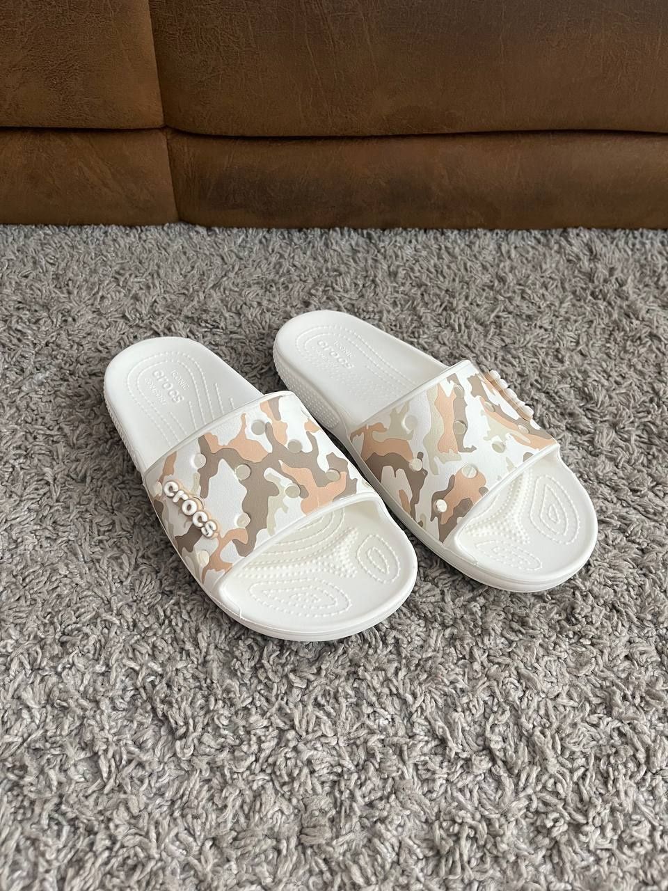 Шлепанцы фирмы Crocs