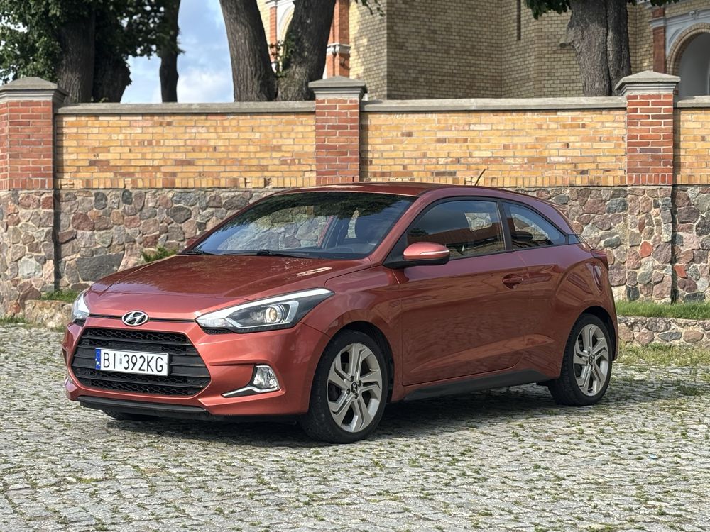 Hyundai i20 1.4 Benzyna 100KM Czarna podsufitka zamiana