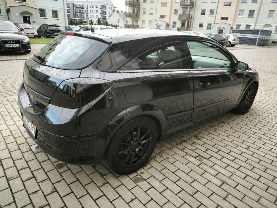 Opel Astra H GTC coupe