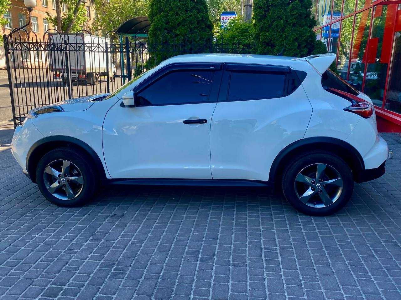 Автомобіль Nissan Juke 2019 року