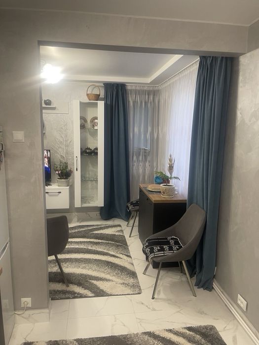 Продаж 4-кімнатноі квартири