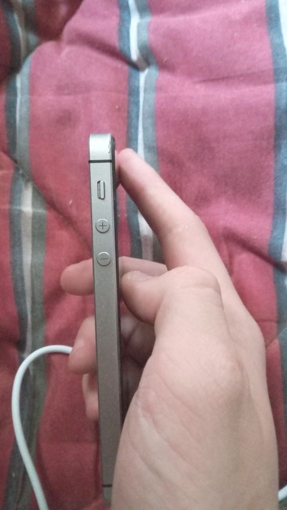IPhone SE 2016 l