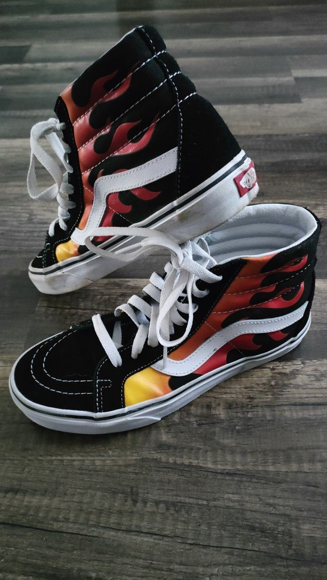 świetne wysokie trampki Vans SK8-Hi. w super stanie