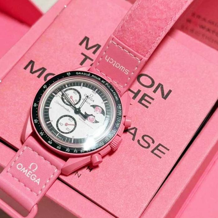 Zegarek z motywem Różowego Księżyca - subtelny i stylowy!