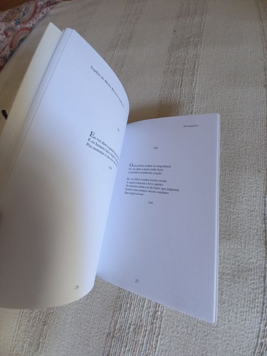 Livro de poesia de Sophia de Mello Breyner Andresen