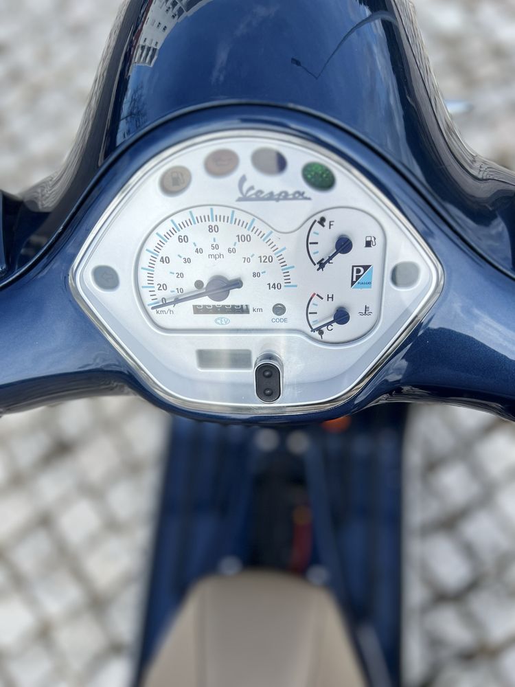 VESPA GT 200 - Linda !