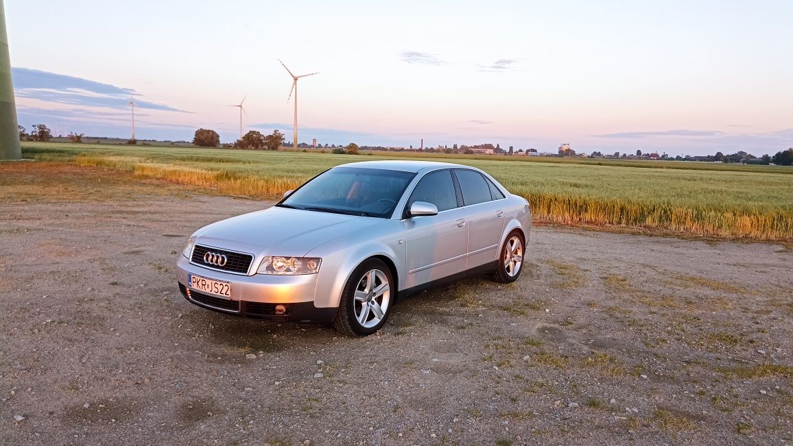 Audi A4 stan bardzo dobry 
2.5 TDI 155km
2002 rok
Przebieg 310 tys 
Św