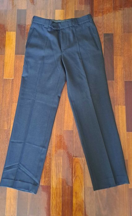 Calças Homem. Preto
