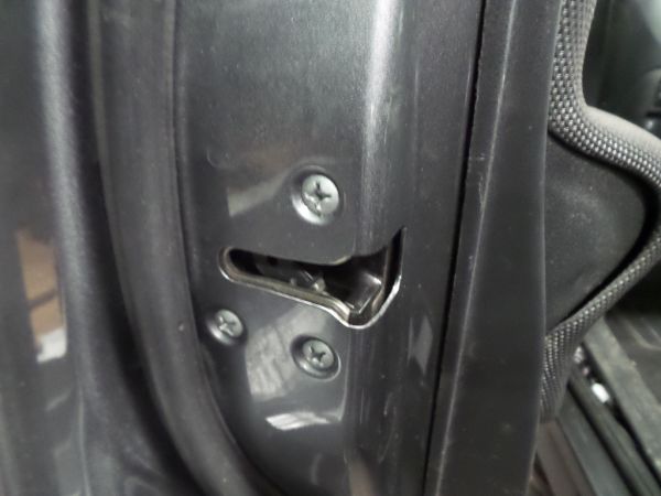 Fechadura / fecho porta frente esquerdo NISSAN Juke (F15)