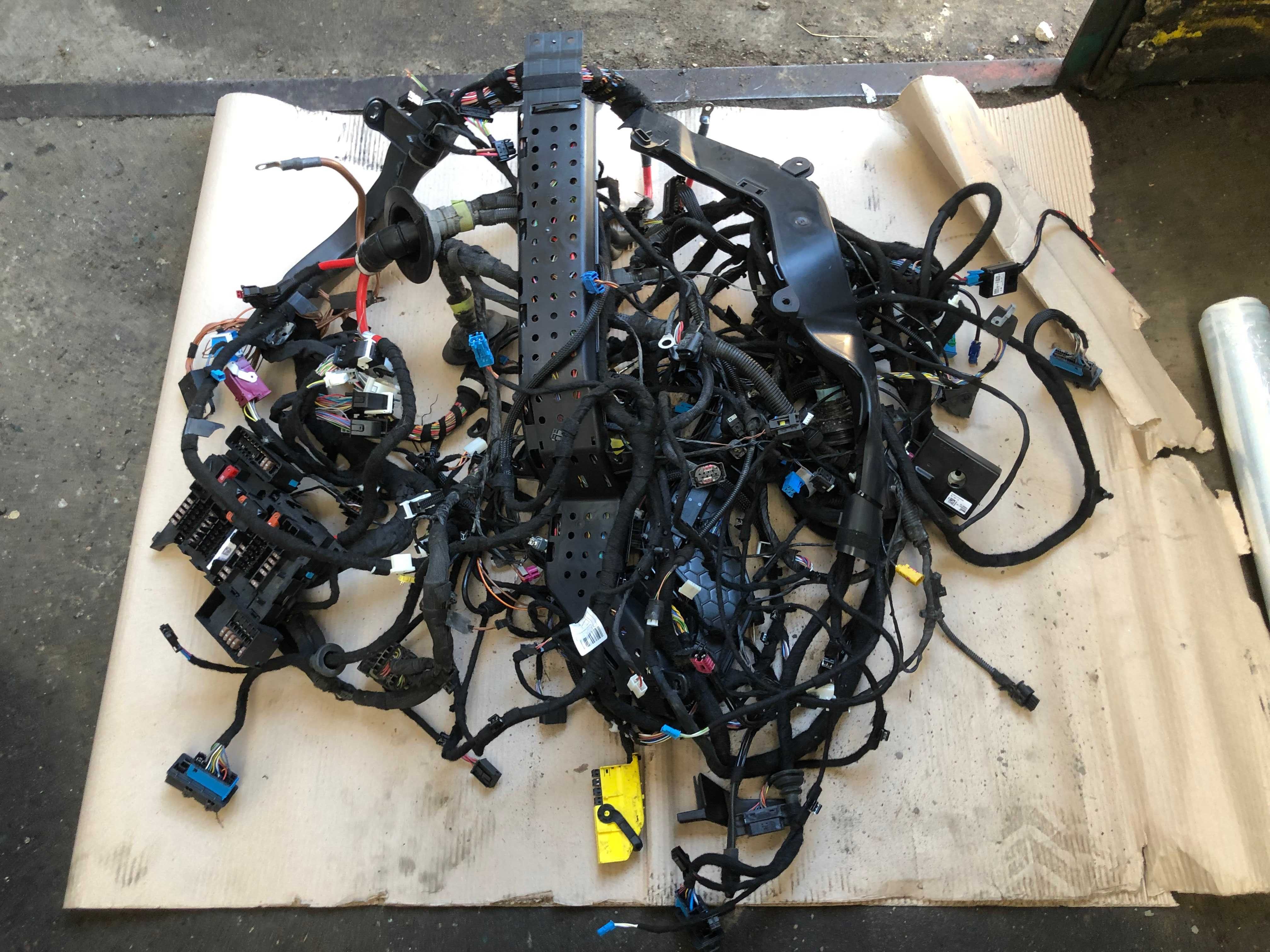 wiązka instalacja wnętrza lamp przód tył pdc kamera harman bmw i3 i01