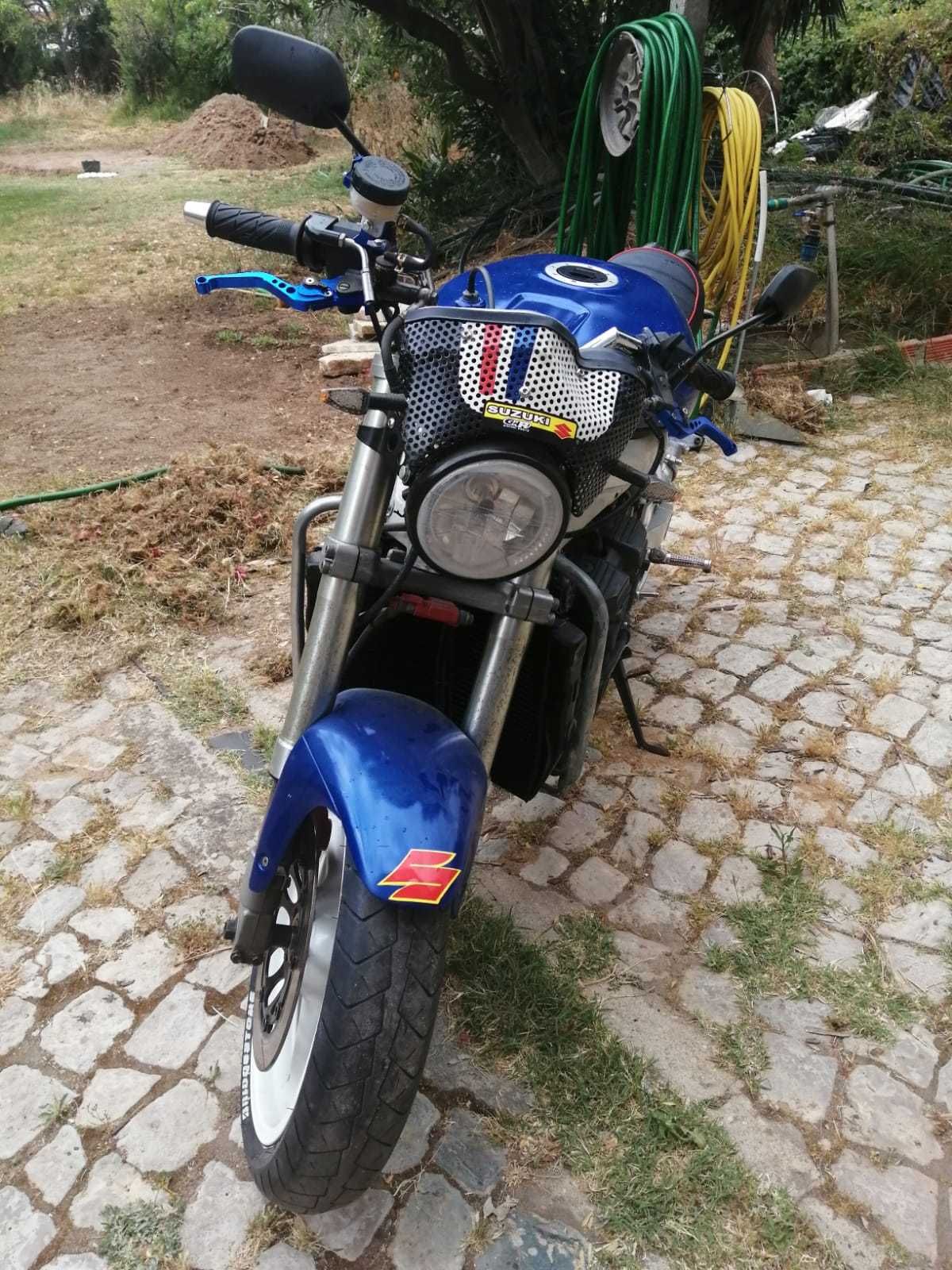 SUZUKI 750-R personalizada