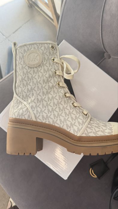 Ботинки  деми 39 р – Michael Kors. Оригинал