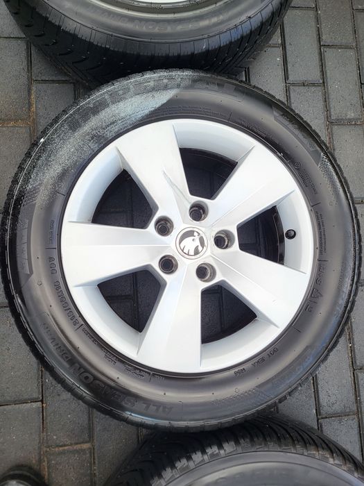 Alufelgi 5x112 16' Skoda VW Audi  opony wielosezon 215/60/16