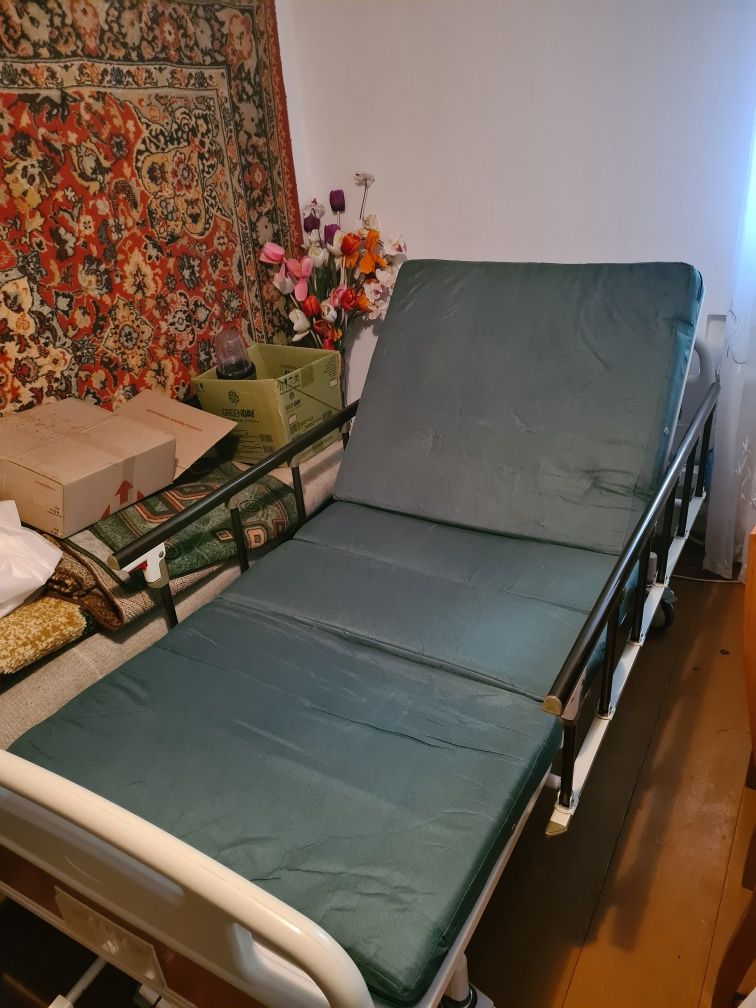 Медичне функціональне двухсекційне ліжко для лежачих хворих