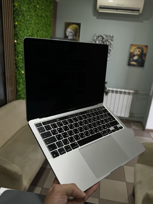 MacBook Pro 13, 2020, Apple M1, 256gb, Silver