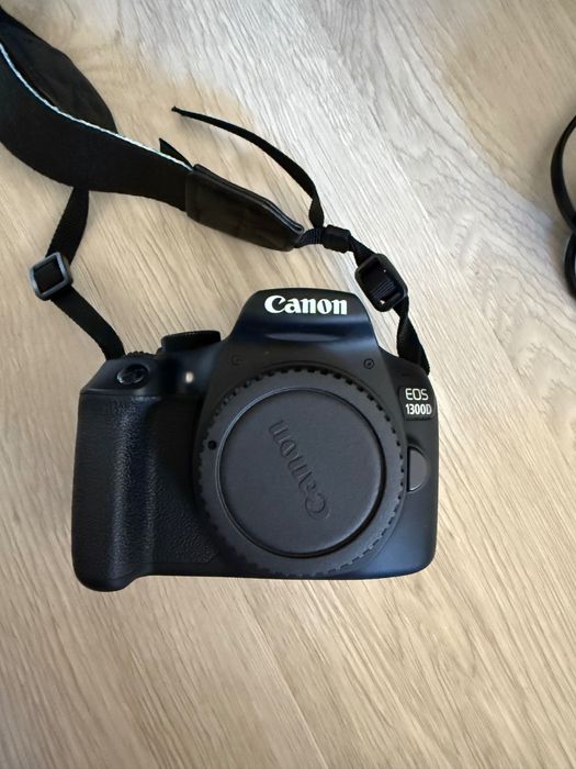 Máquina CANON EOS 1300D