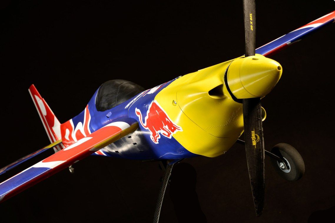 Самолет на р/у EDGE 540 V3 RED BULL Edition