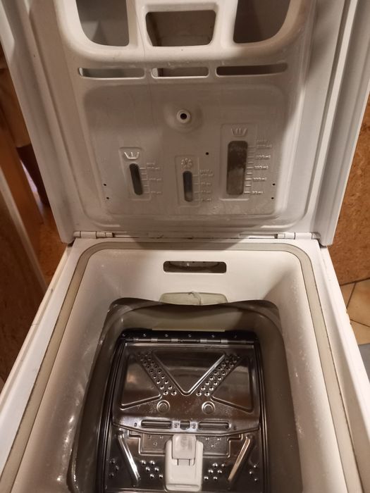 Pralka Whirlpool 6kg wsadu ,1000 obrotów na części
