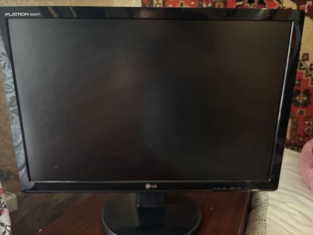 Монітор LG Flatron W2242T