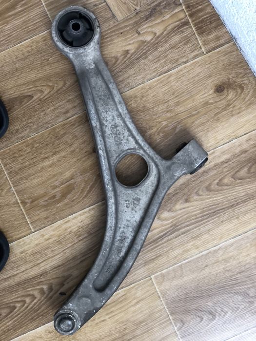 Рычаг левый Hyundai Sonata hybrid YF