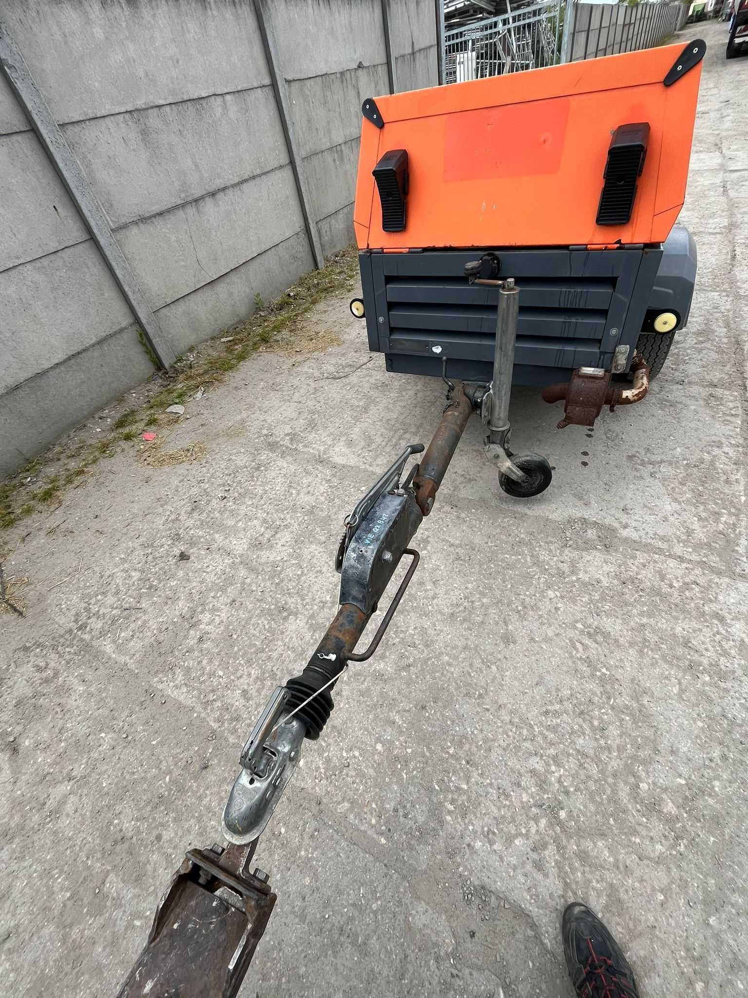Kompresor mobliny Atlas Copco XAS 97 - 2011 r z osuszaczem