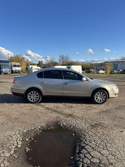 Volkswagen Passat  б6  на Автоматі