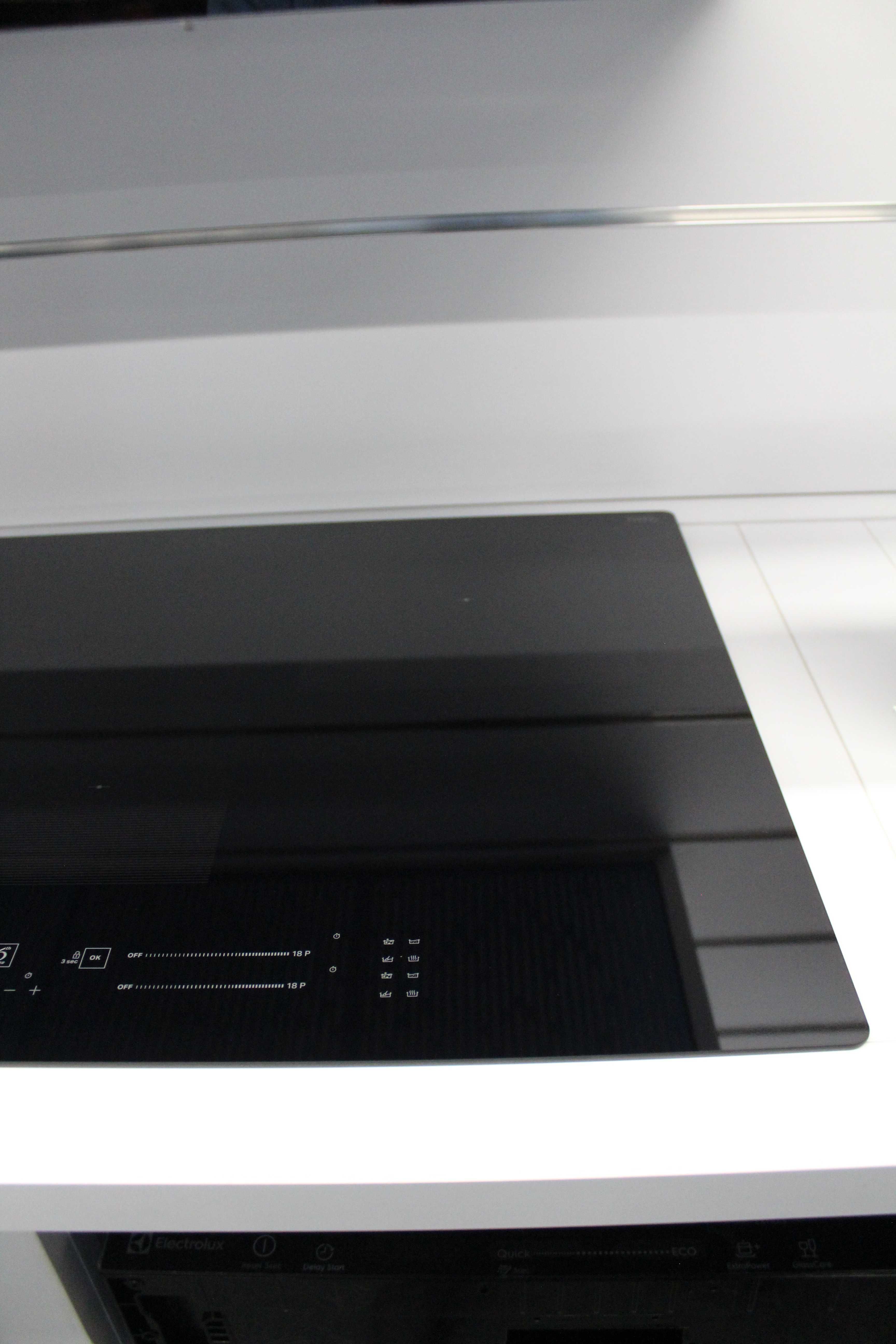 Płyta indukcyjna Whirlpool WFS0377 NE/IXL Ekspozycja/nieużywana