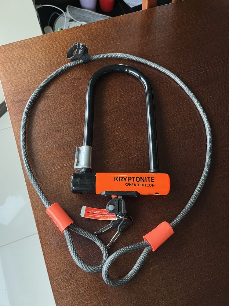 Zapięcie U-lock Kryptonite Evolution Mini-7 + linka Kryptoflex