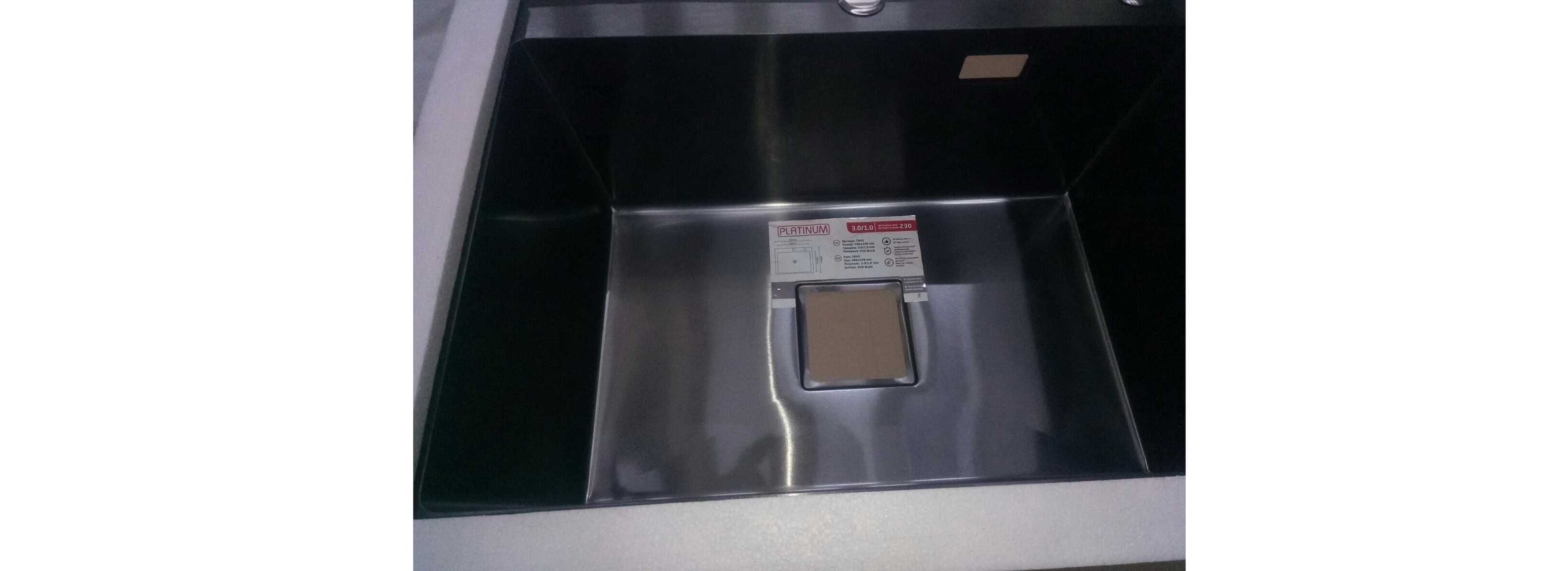 Кухонна мийка 60*45 з квадратним сифоном чорного кольору