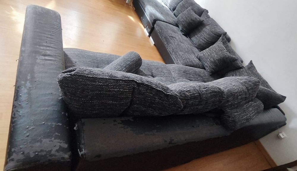 Vendo Sofá com 3,80m