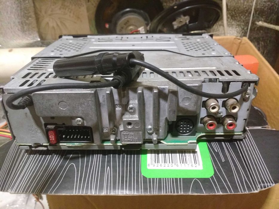 Автомагнитола    4по50вт