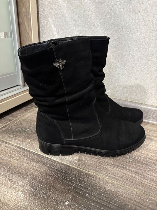 Чоботи з натуральної замші